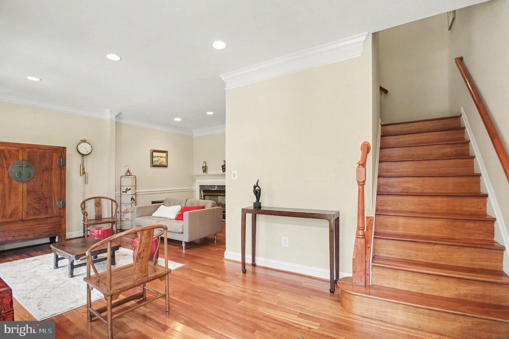1305 SUNDIAL DRIVE