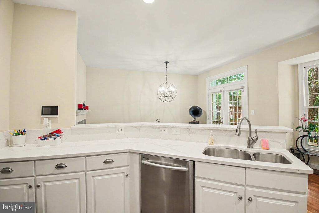 1305 SUNDIAL DRIVE