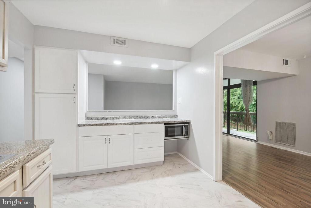 1635 PARKCREST CIRCLE Unit: 201
