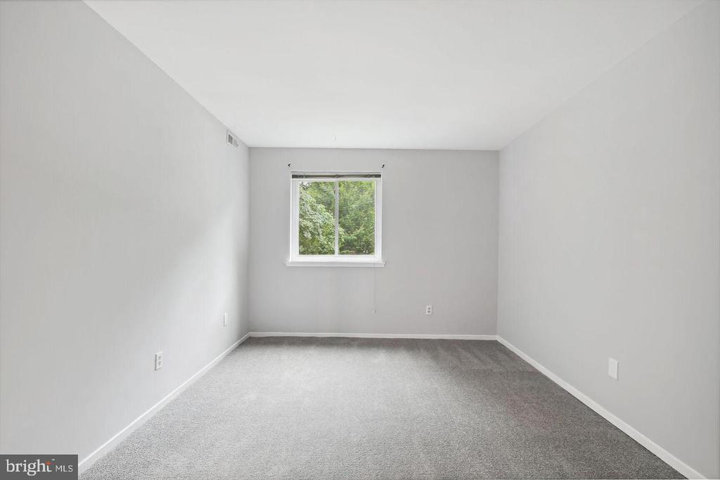 1635 PARKCREST CIRCLE Unit: 201
