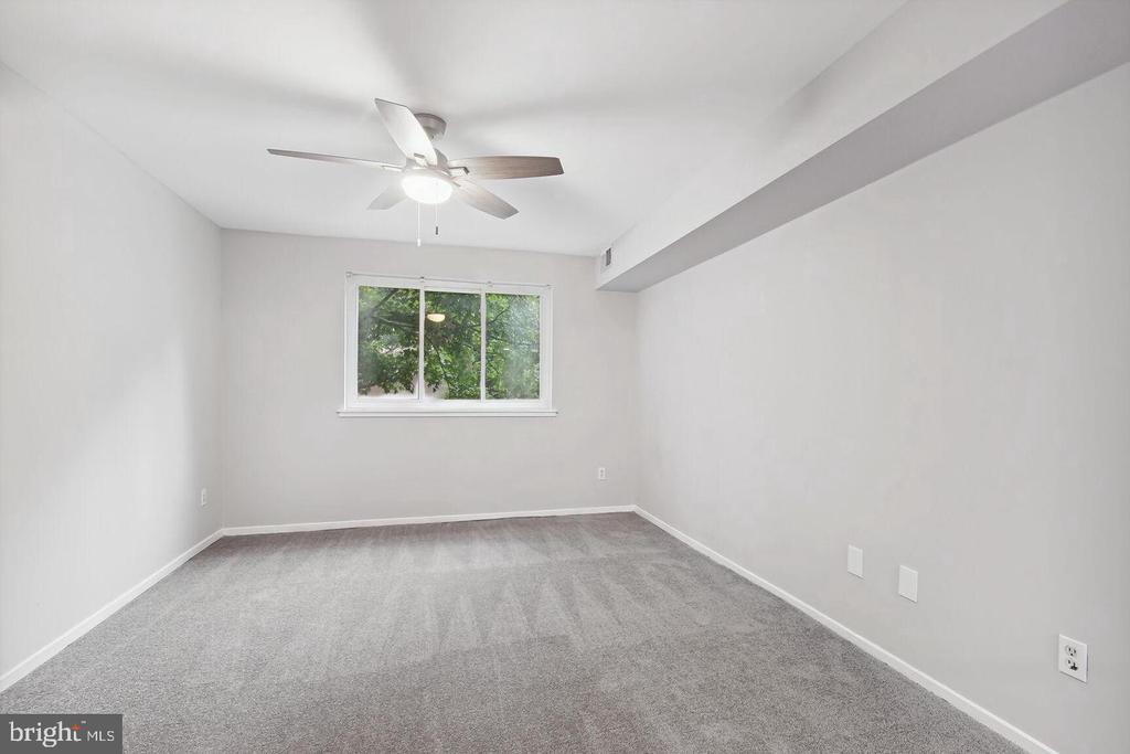 1635 PARKCREST CIRCLE Unit: 201