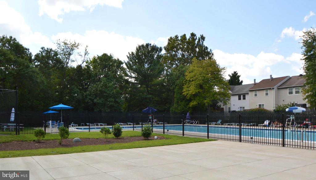 4135 WEEPING WILLOW COURT Unit: 143B