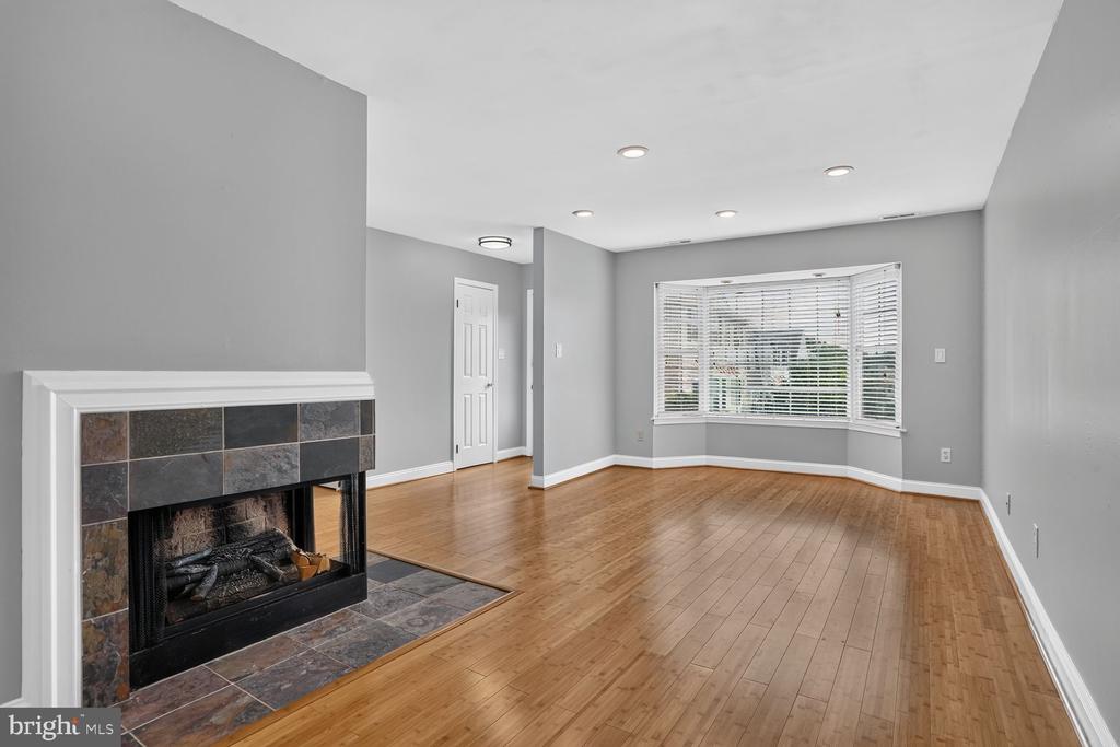 4135 WEEPING WILLOW COURT Unit: 143B