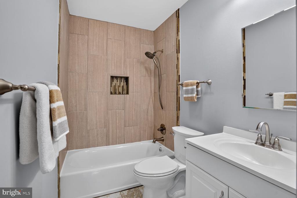 4135 WEEPING WILLOW COURT Unit: 143B