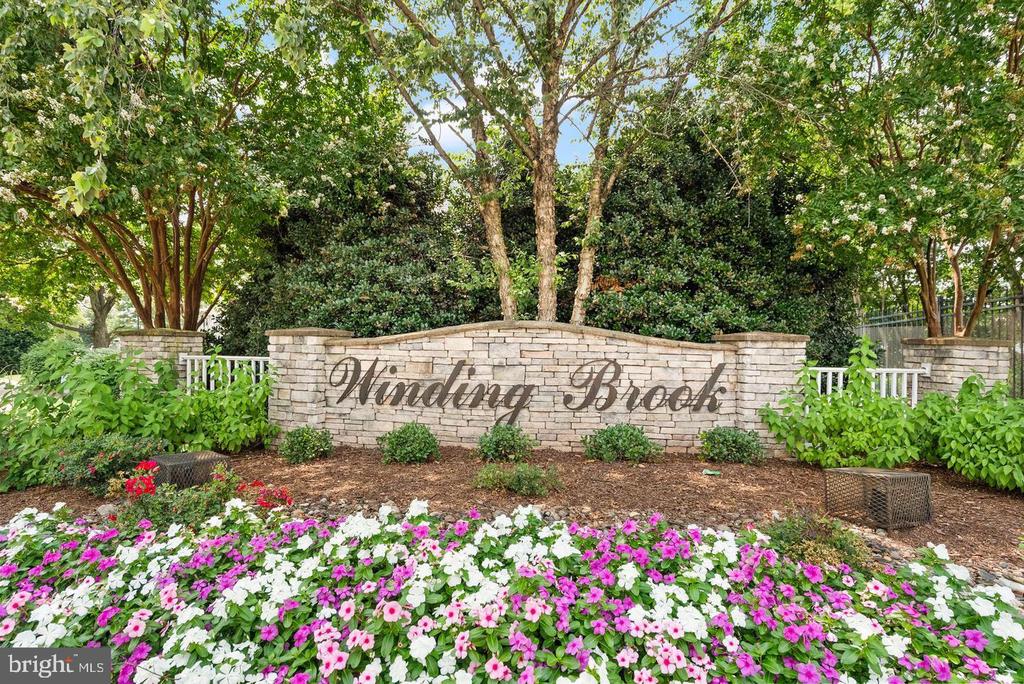 4135 WEEPING WILLOW COURT Unit: 143B