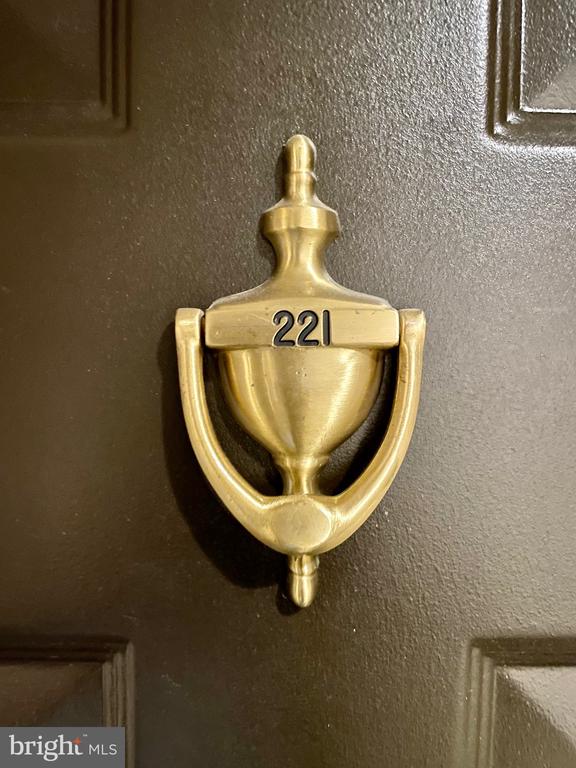 1645 INTERNATIONAL Unit: 221