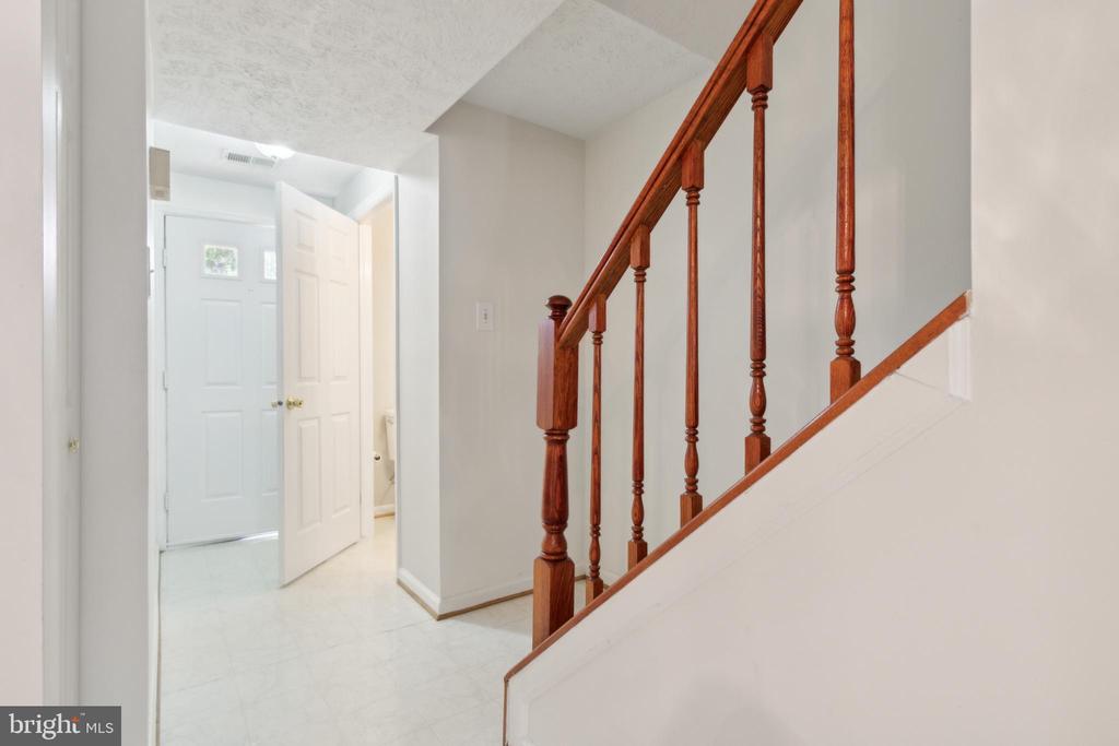 8483 AURORA COURT