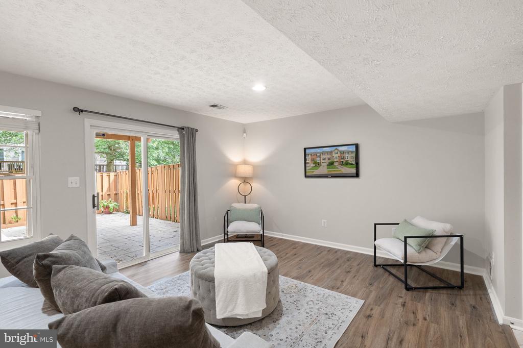 6543 KELSEY POINT CIRCLE