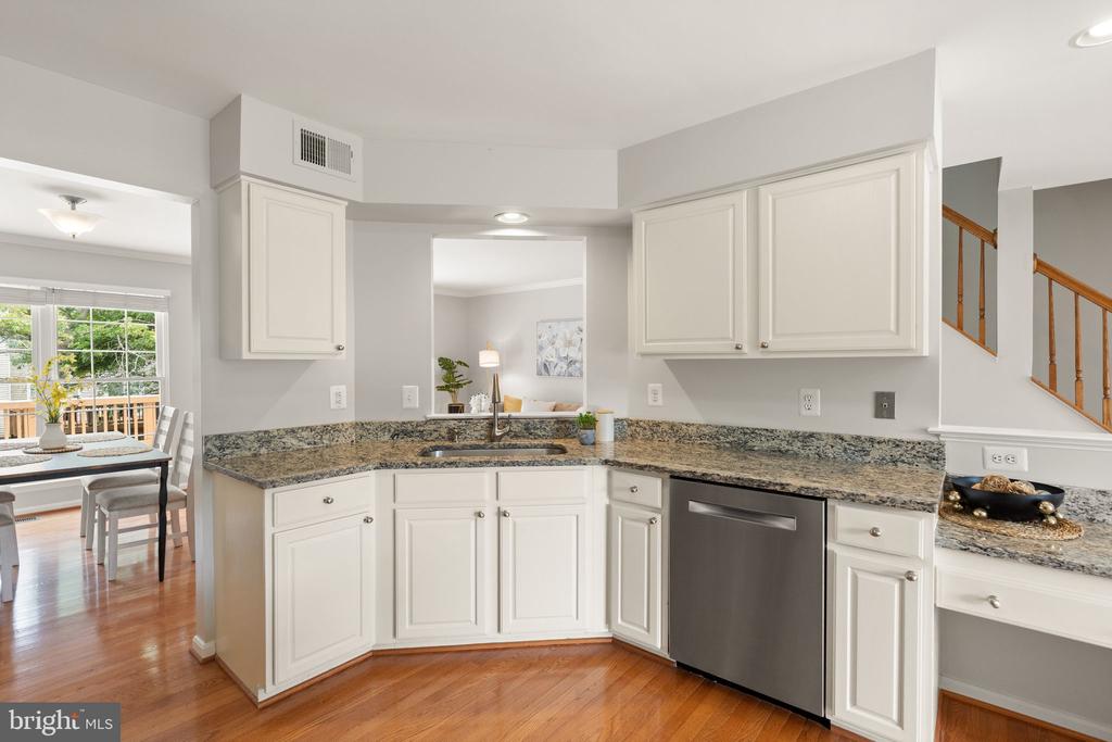 6543 KELSEY POINT CIRCLE