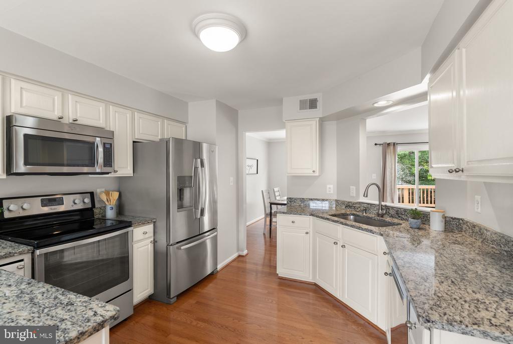 6543 KELSEY POINT CIRCLE