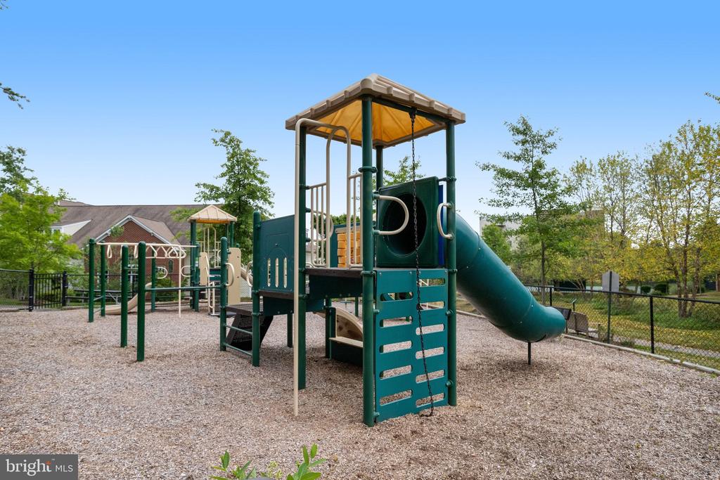8886 CALLA LILY COURT