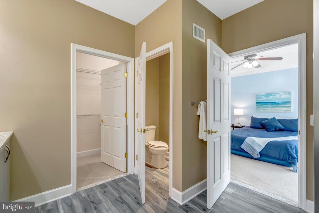 8886 CALLA LILY COURT