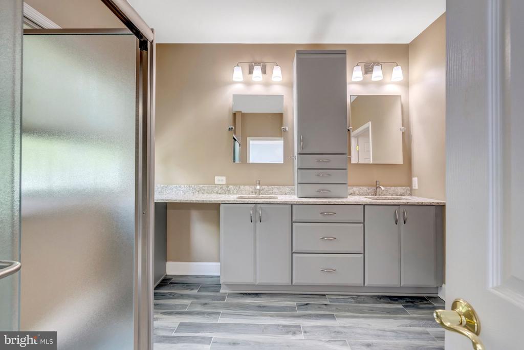 8886 CALLA LILY COURT