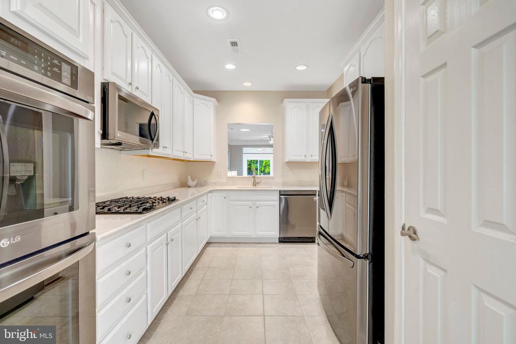8886 CALLA LILY COURT