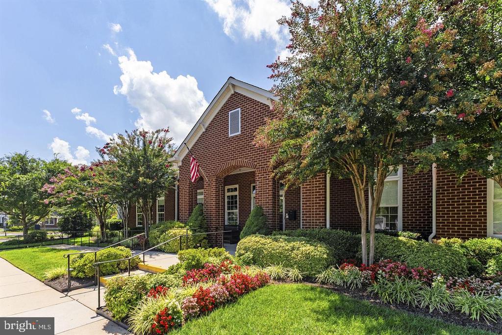 8886 CALLA LILY COURT