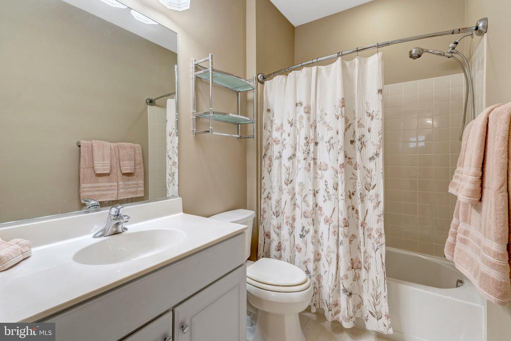 8886 CALLA LILY COURT