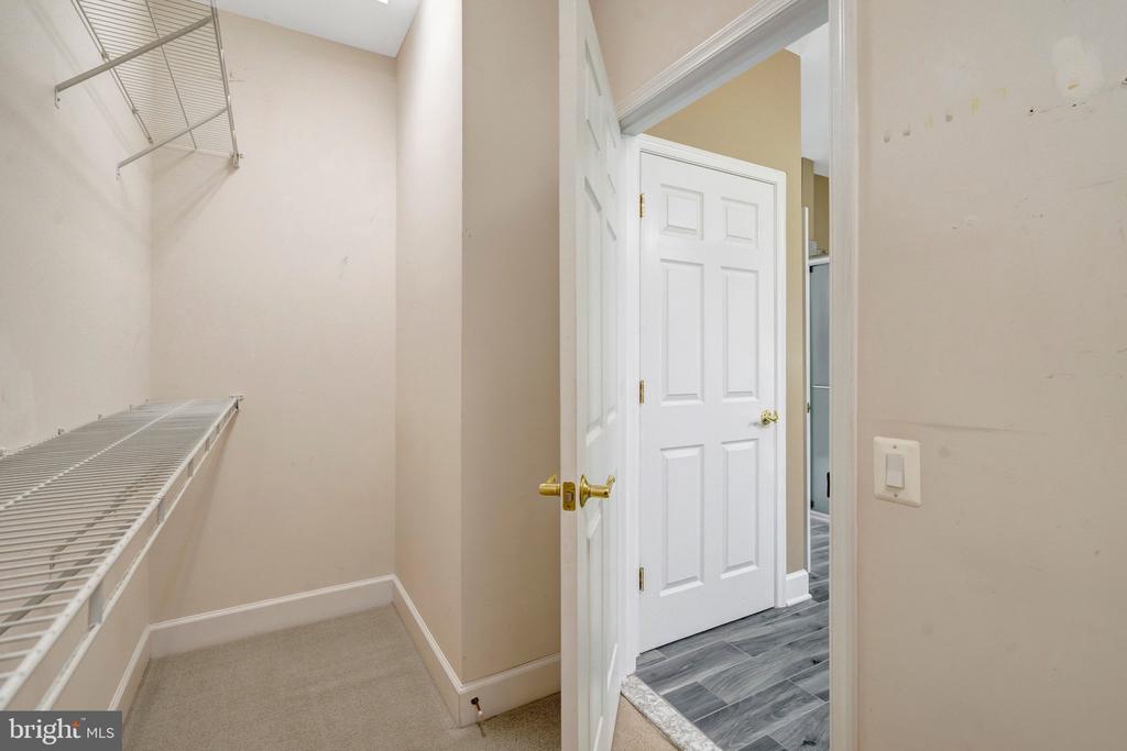 8886 CALLA LILY COURT