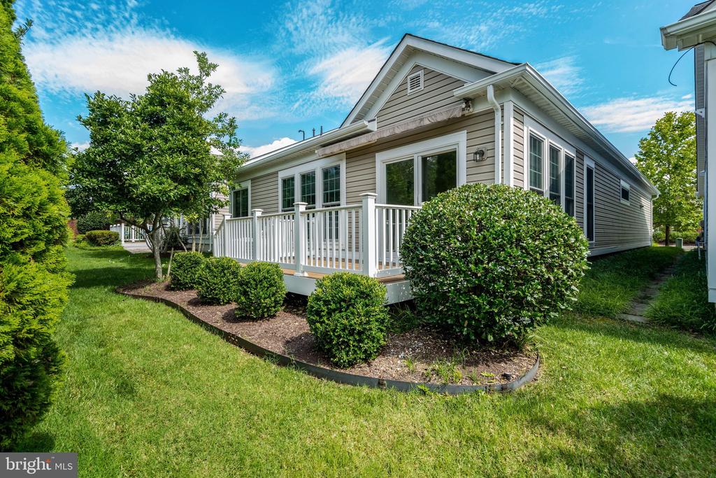 8886 CALLA LILY COURT