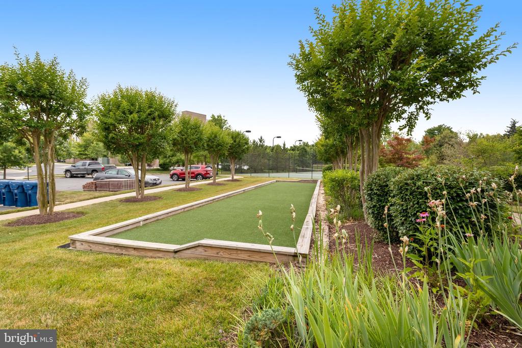 8886 CALLA LILY COURT