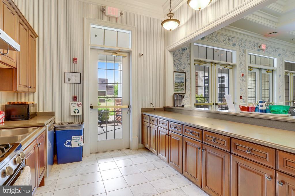 8886 CALLA LILY COURT