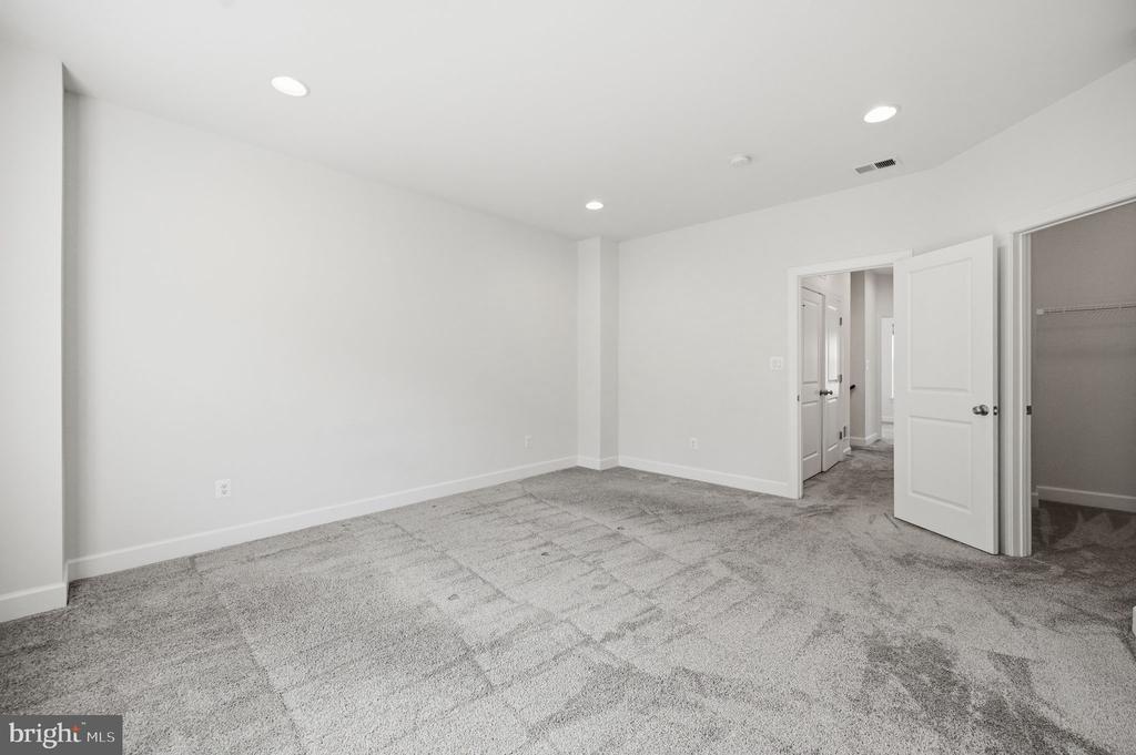 5179 RIDGEVIEW RETREAT DRIVE