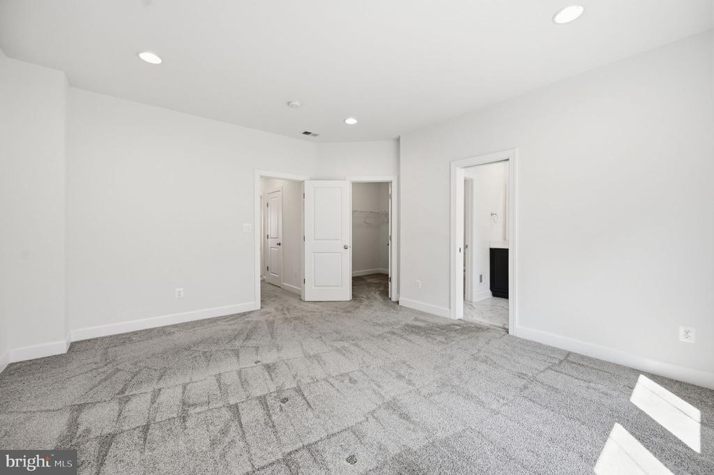 5179 RIDGEVIEW RETREAT DRIVE