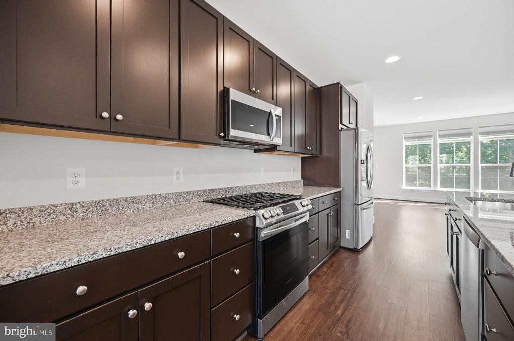 5179 RIDGEVIEW RETREAT DRIVE