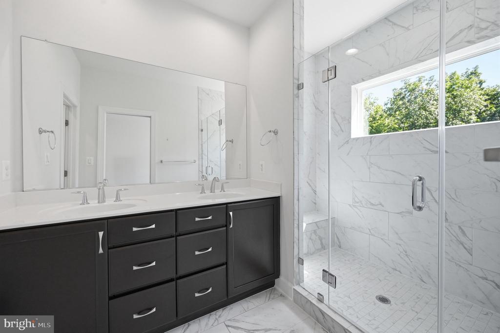 5179 RIDGEVIEW RETREAT DRIVE
