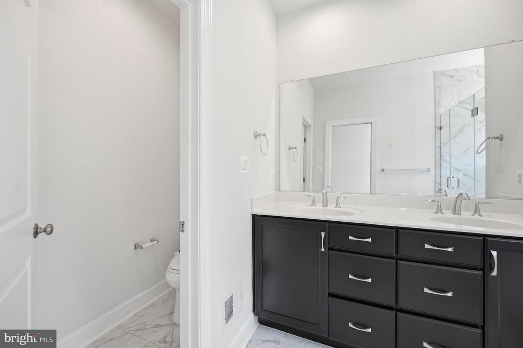 5179 RIDGEVIEW RETREAT DRIVE