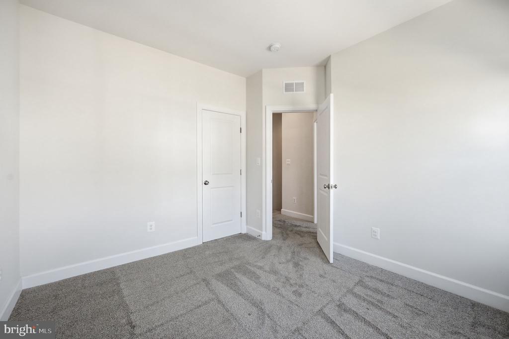 5179 RIDGEVIEW RETREAT DRIVE