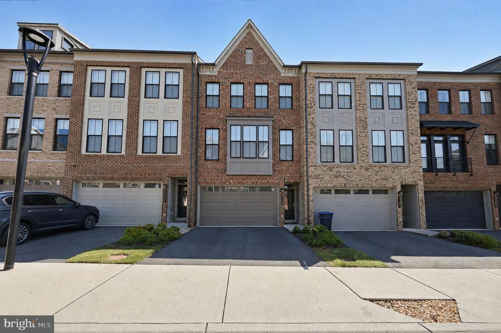 5179 RIDGEVIEW RETREAT DRIVE