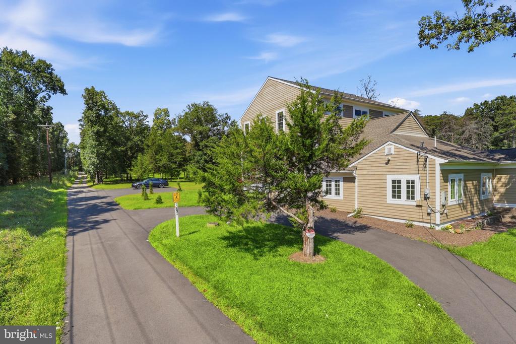 12304 POPES HEAD ROAD