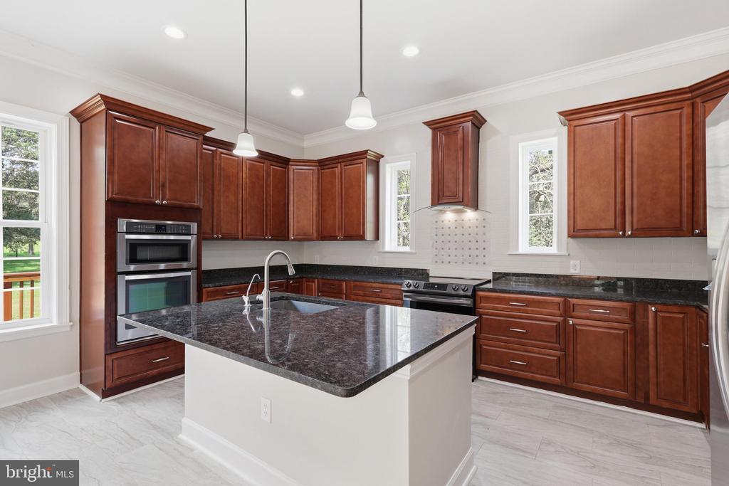 12304 POPES HEAD ROAD