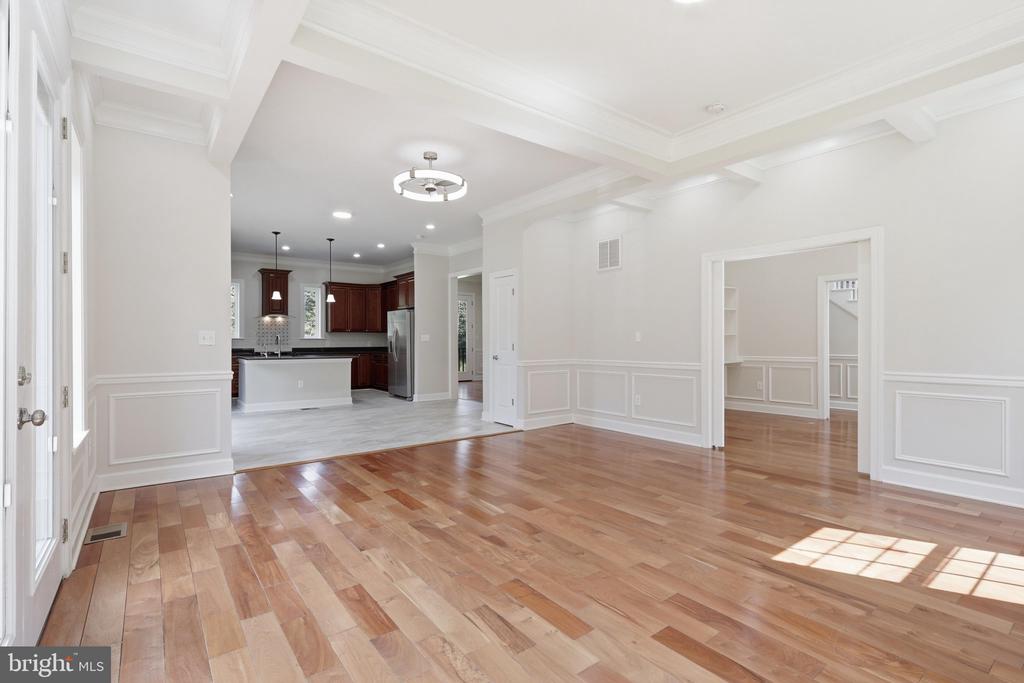 12304 POPES HEAD ROAD