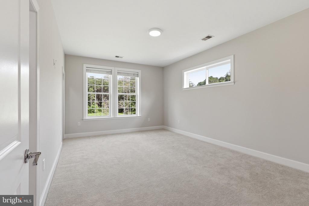 12304 POPES HEAD ROAD