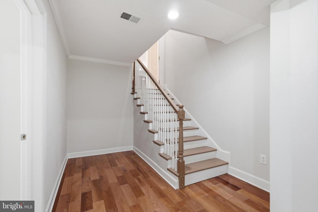 12304 POPES HEAD ROAD