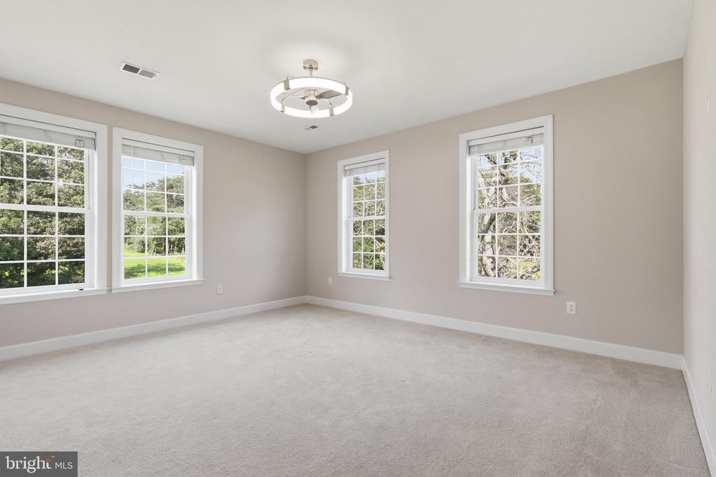 12304 POPES HEAD ROAD