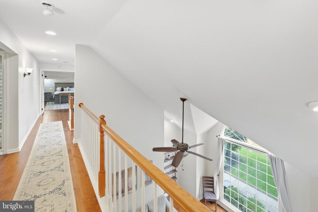 7315 SCARLET OAK COURT