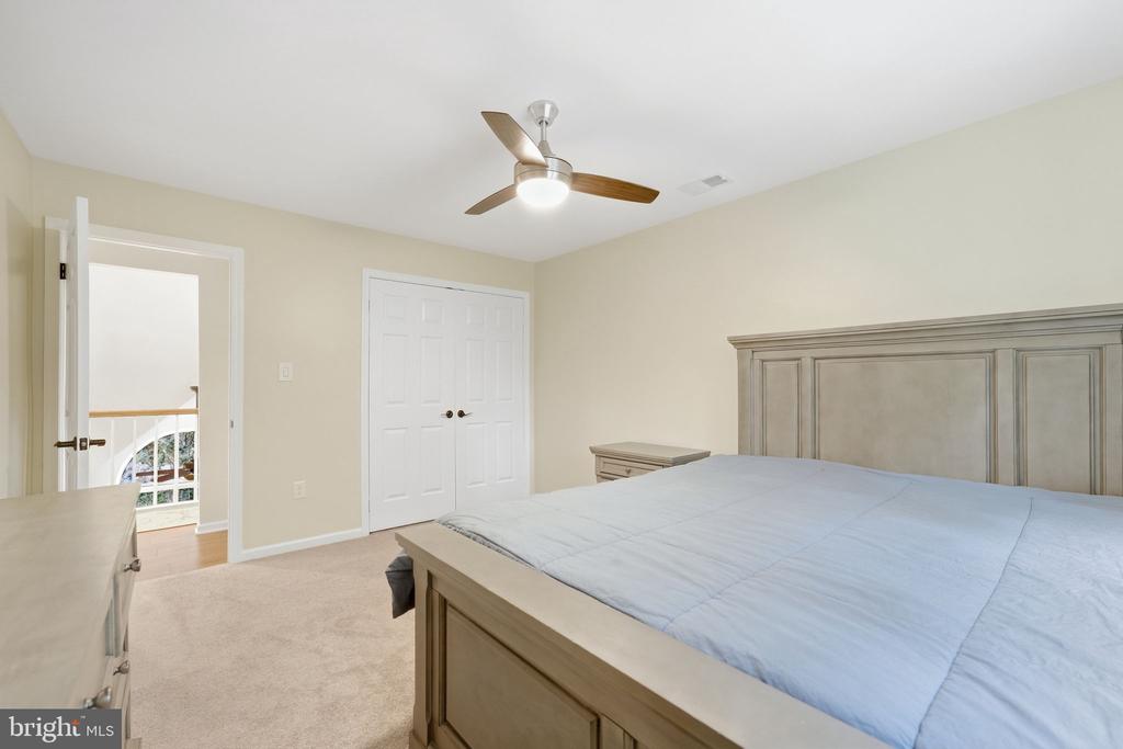 7315 SCARLET OAK COURT