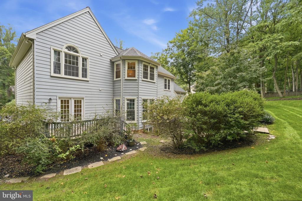 7315 SCARLET OAK COURT