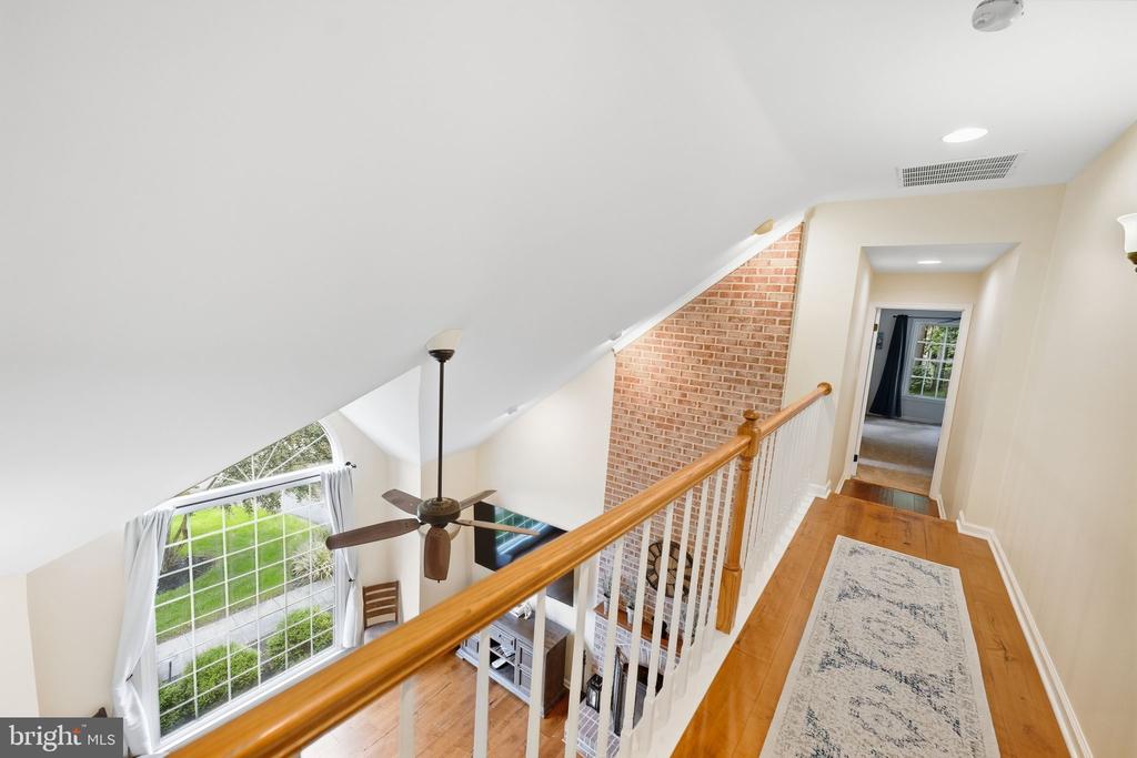 7315 SCARLET OAK COURT