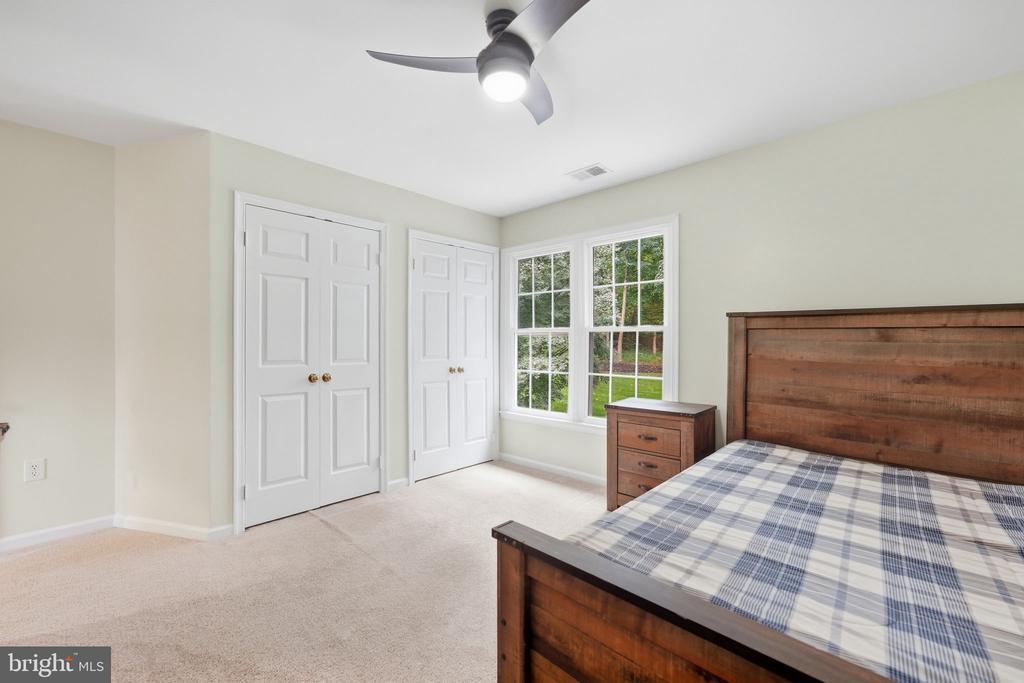 7315 SCARLET OAK COURT