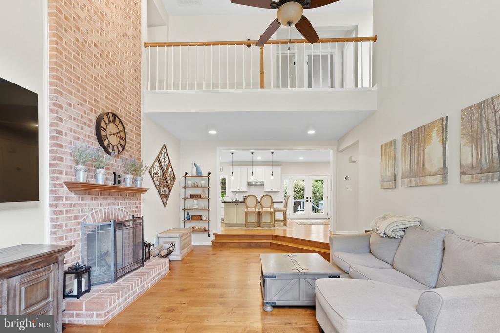 7315 SCARLET OAK COURT