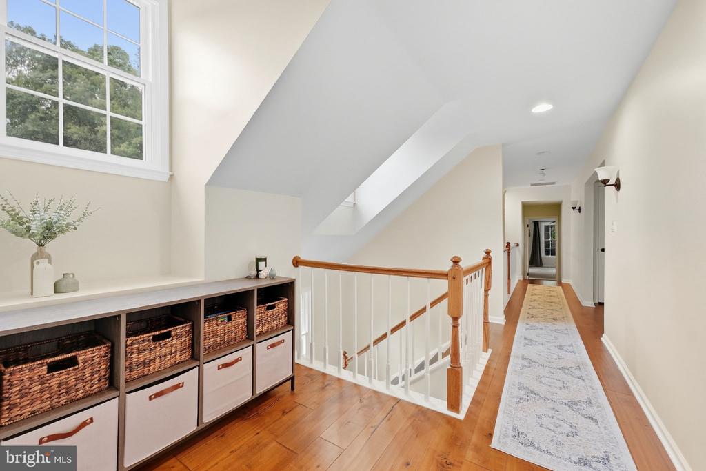 7315 SCARLET OAK COURT