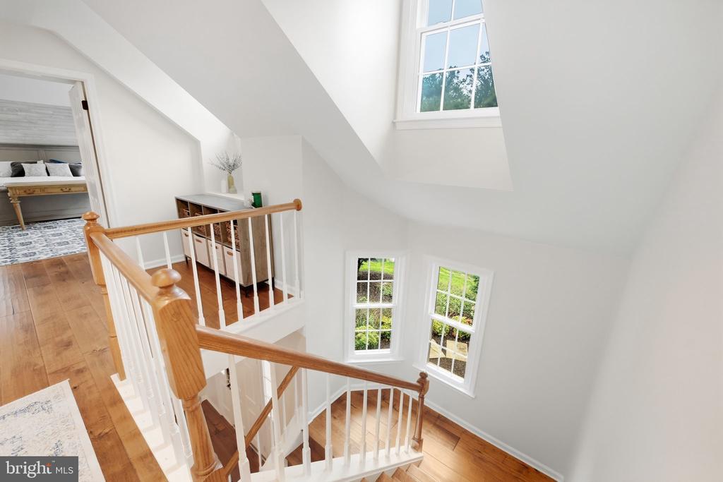 7315 SCARLET OAK COURT