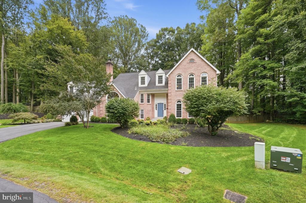 7315 SCARLET OAK COURT