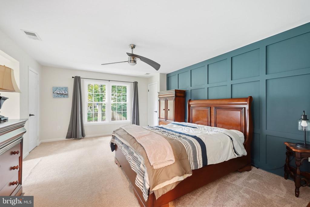 7315 SCARLET OAK COURT