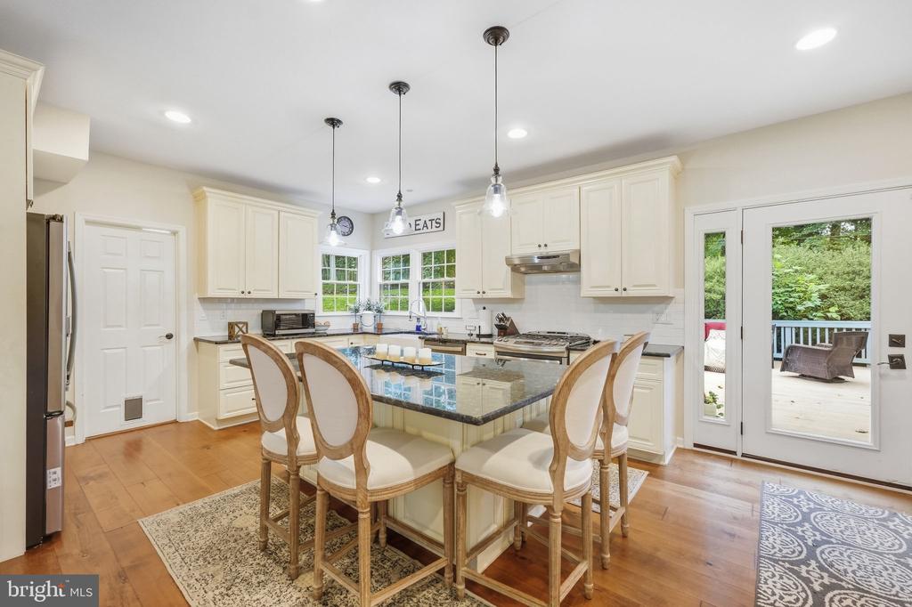 7315 SCARLET OAK COURT