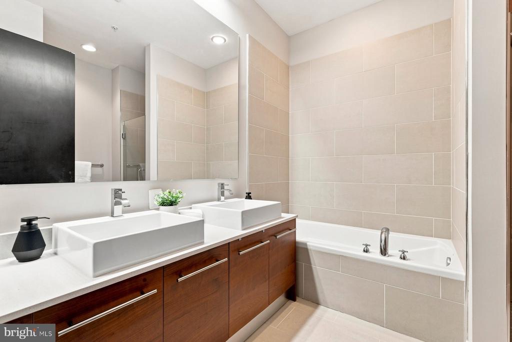 12025 NEW DOMINION PARKWAY Unit: 321