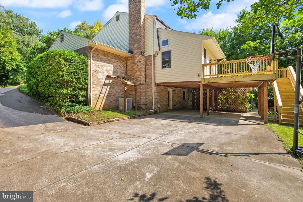 3728 PRINCE WILLIAM DRIVE